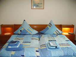 Schlafzimmer 4